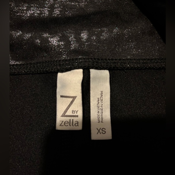 Z by Zella Live In Metallic Leopard Print Crop Leggings - Picture 5 of 6